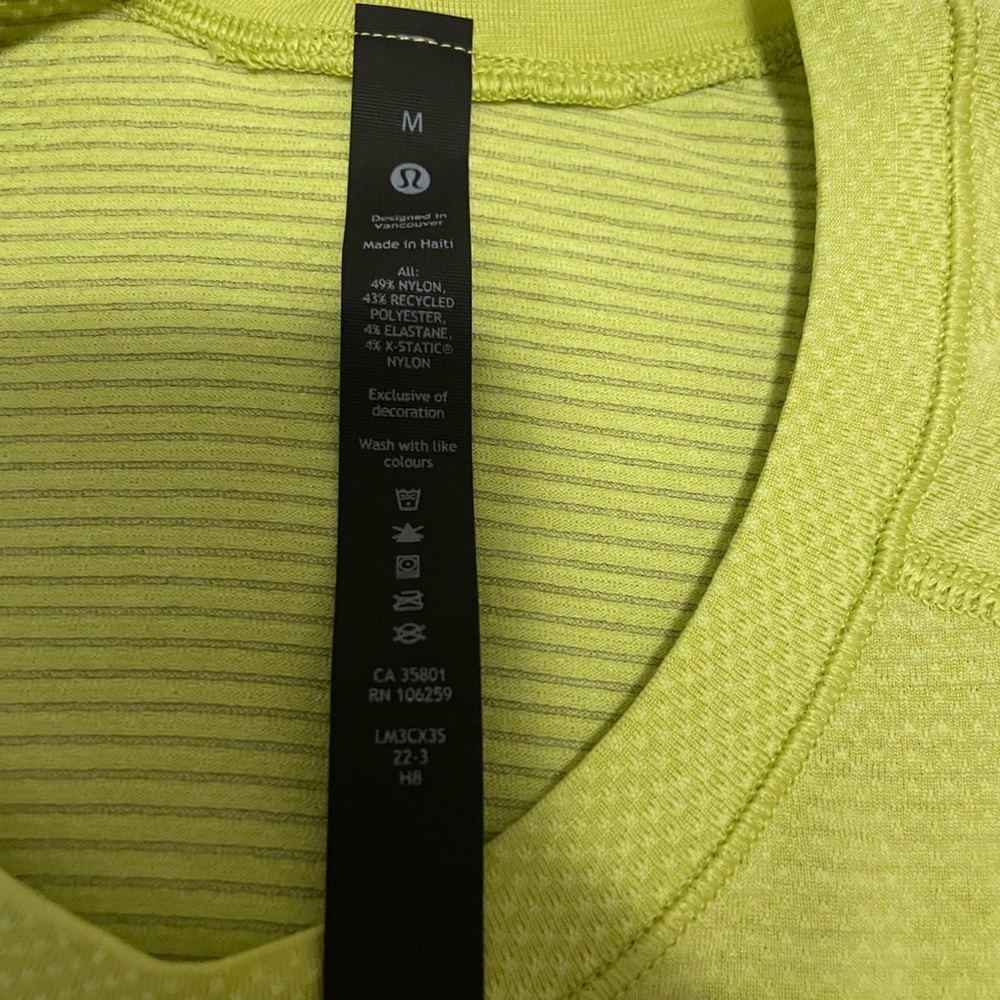 Lululemon brand new men’s shirt/with tags